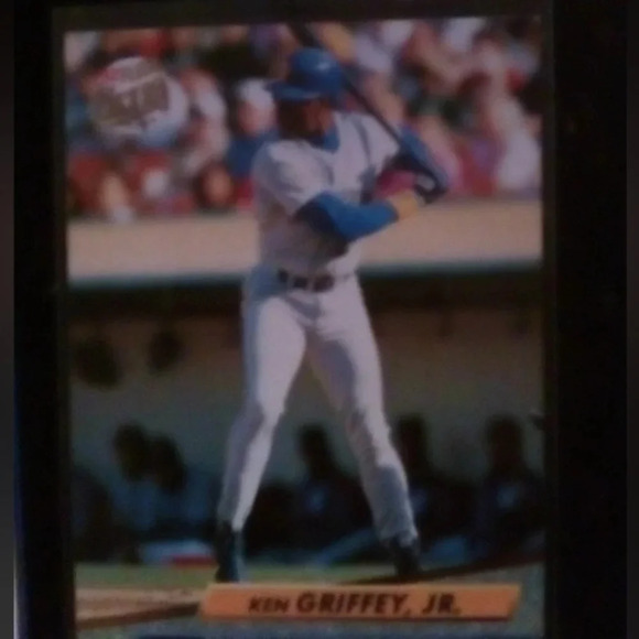 "The Kid" Ken Griffey Jr set of cards - Picture 8 of 10